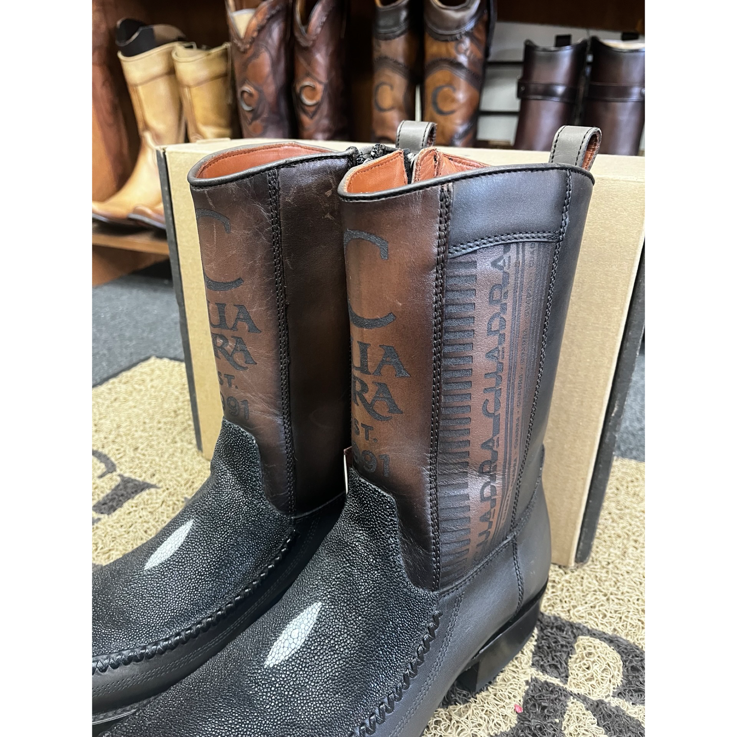 Bota de Mantarraya Original Negra con Horma Dubai | CUADRA