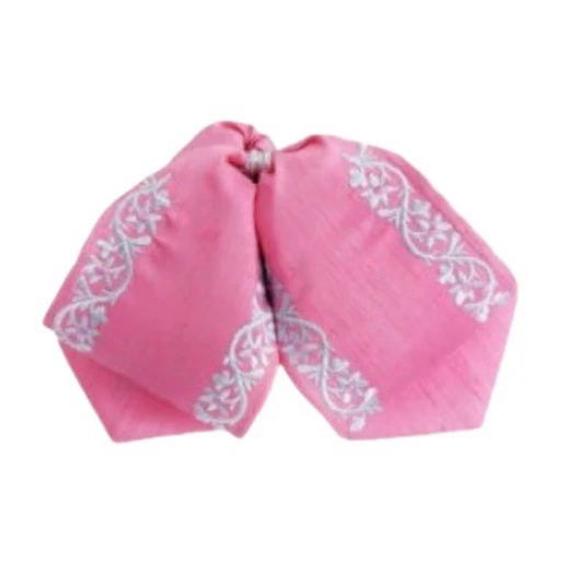 Moño Charro White Diamond Rosa con Dibujo Blanco