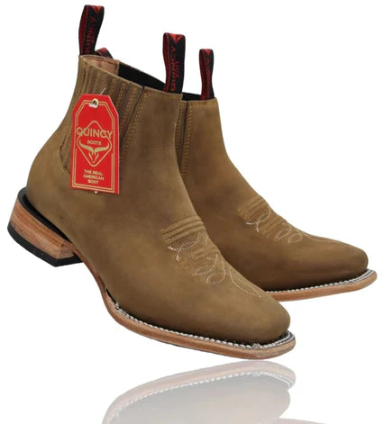 Botines Charros Quincy de Gamuza con Punta Cuadrada