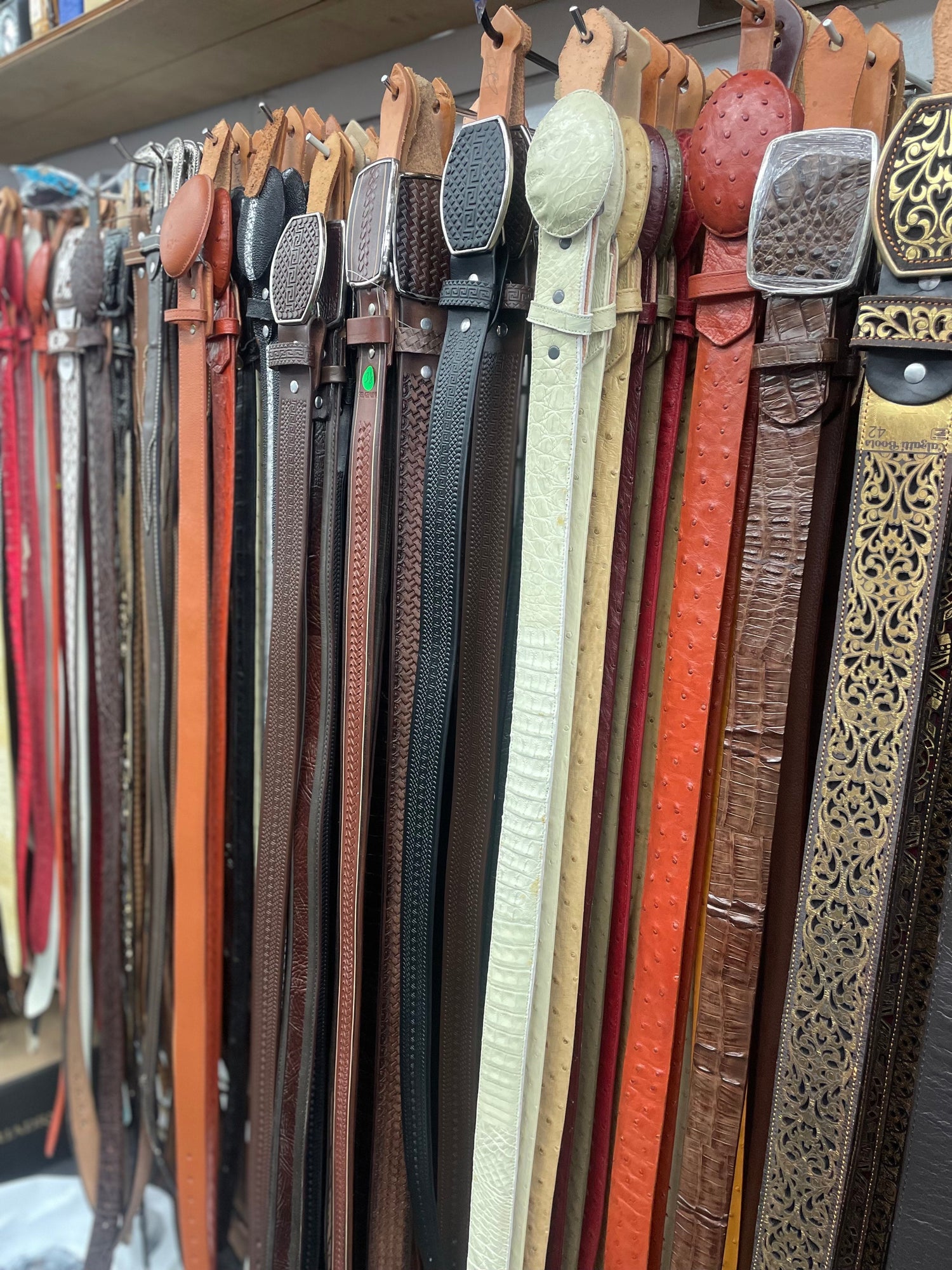 🔥 Cintos Vaqueros Bordados – Tradición Mexicana que se Lleva con Orgullo