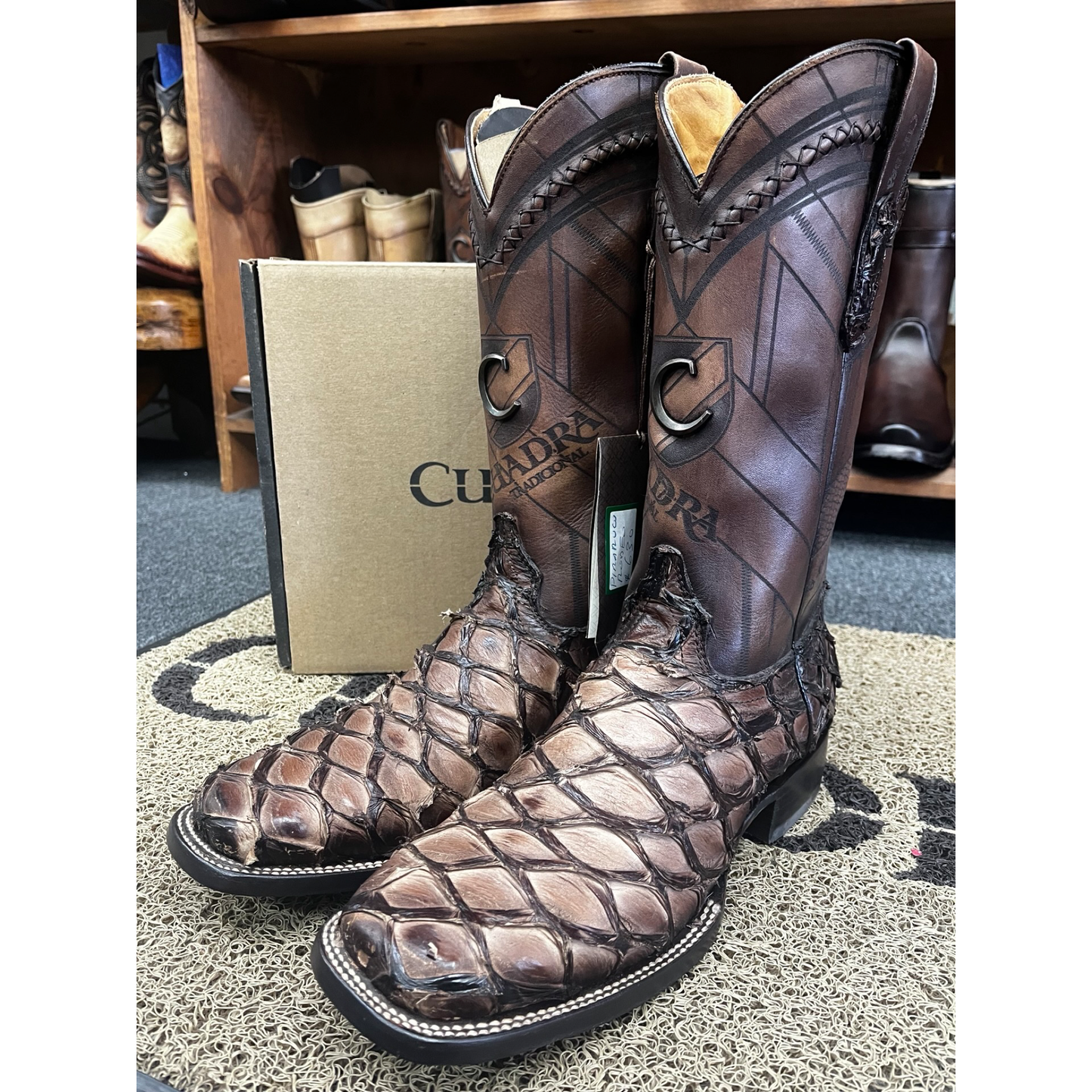 Bota de Pirarucu Original Negra con Horma Rodeo | CUADRA