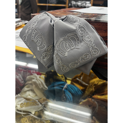 Moño Charro White Diamond Gris con Herraduras Plata