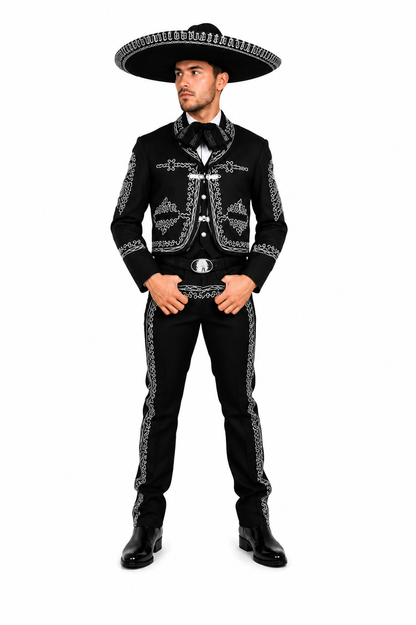 Traje de charro negro para mariachi con bordados plateados, sombrero negro y diseño tradicional de alta calidad.