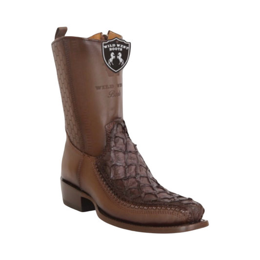 Bota de pirarucu color chocolate con horma Dubai Wild West.