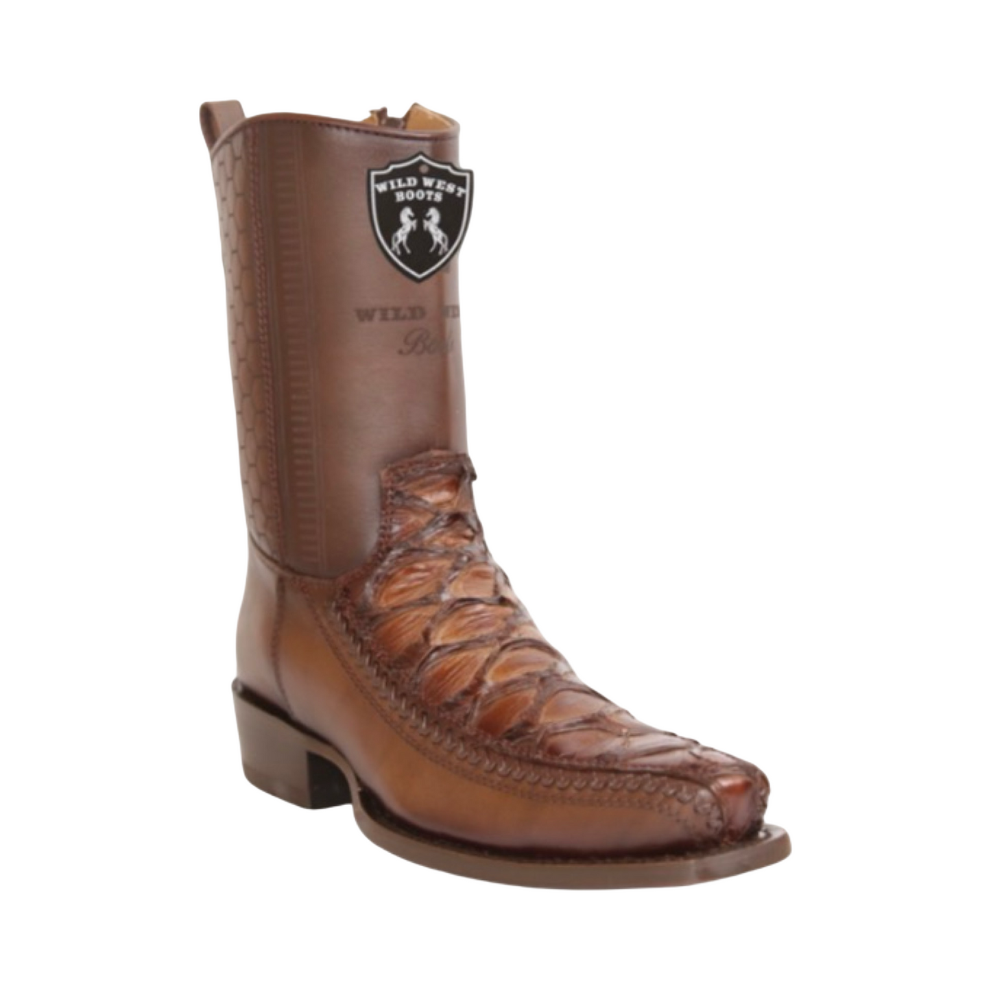 Bota de pirarucu color cognac con horma Dubai.