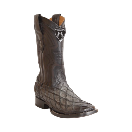 Bota de pirarucu color tobacco con horma Dubai.