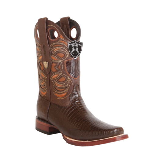 Botas de armadillo café con punta cuadrada y tono cálido.