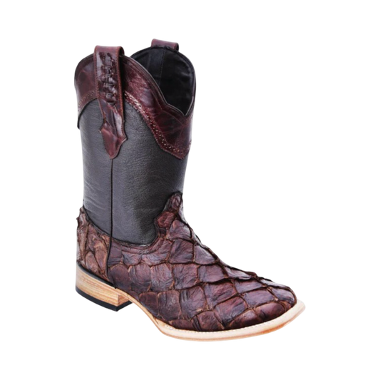 Botas de pirarucu color café con horma Rodeó de White Diamond Boots.